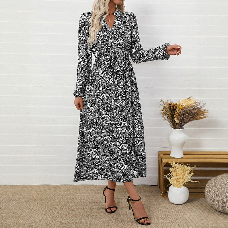 Damen Maxi-Kleid mit tailliertem Schnitt und floralen Mustern Drune