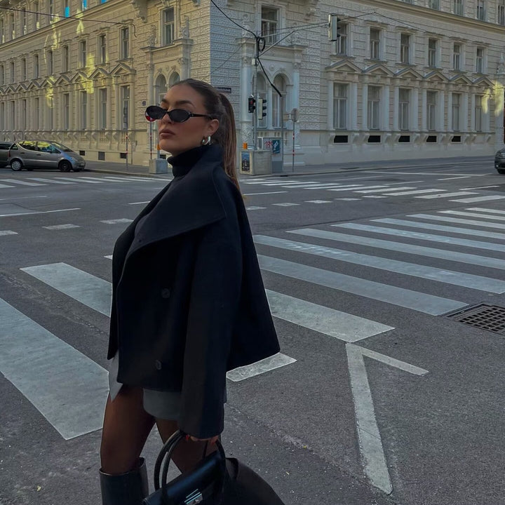 Damen nan kokonartige Kurzjacke mit doppelreihiger Knopfleiste und weitem Schalkragen Drune