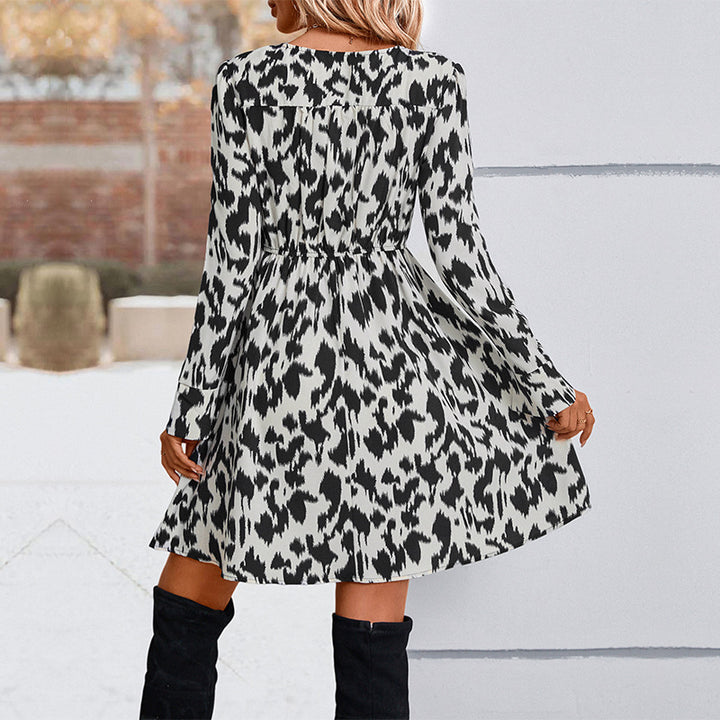 Damen Kleid im A-Linienschnitt mit V-Ausschnitt, elastischer Taille und Ethno-Borte Drune