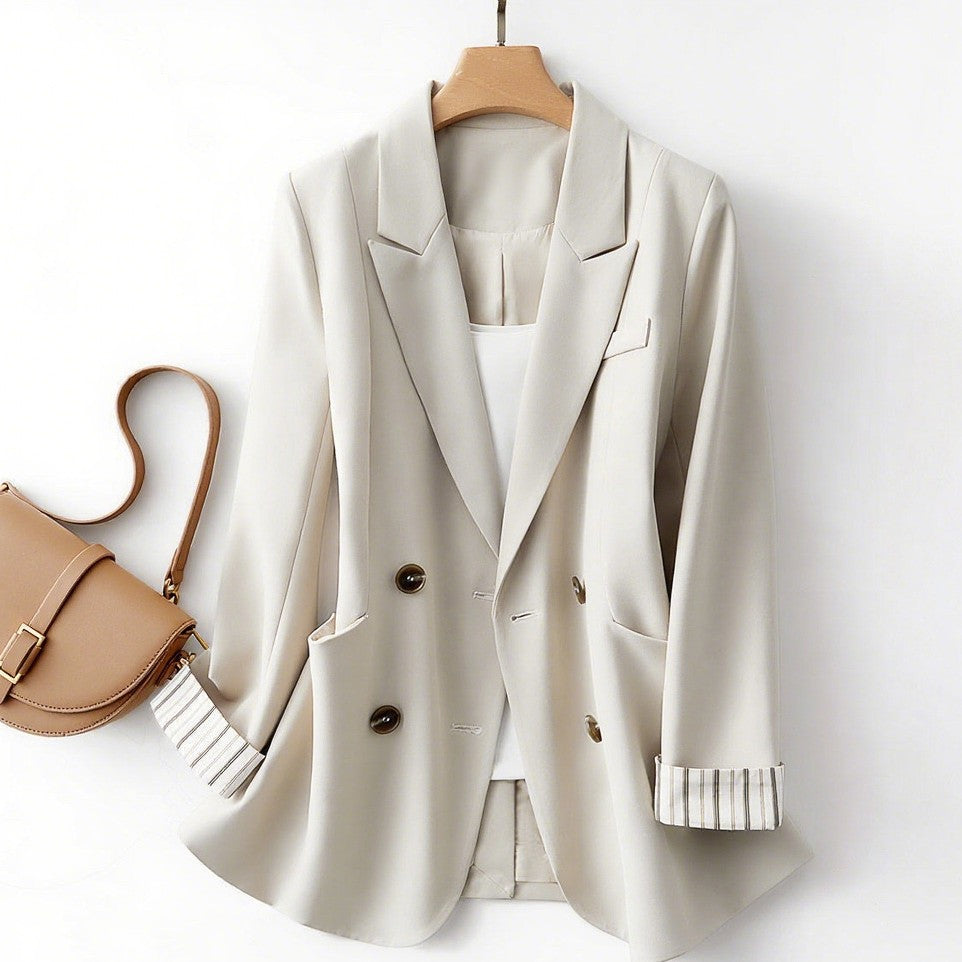 Damen Elegant geschnittene Blazerjacke mit doppelter Knopfreihe und kontrastierenden Ärmelaufschlägen Drune