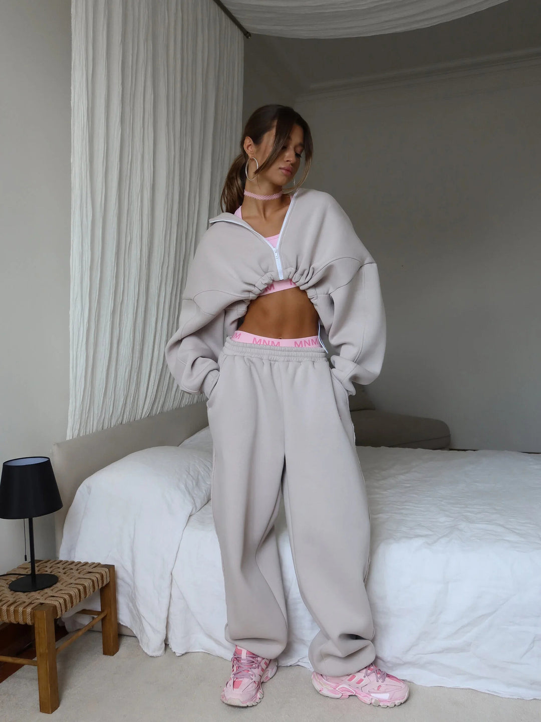 Damen kurzes Oversize-Scuba-Zip-Hoodie mit Tunnelzug und figurformender High-Waist-Jogginghose Drune