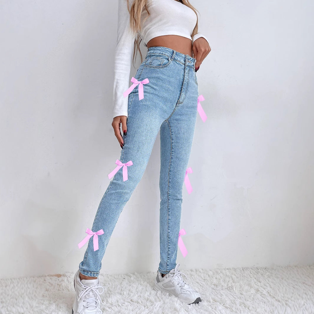 Damen Jeans im modernen High-Waist-Schnitt mit verspielten Schleifendetails Drune