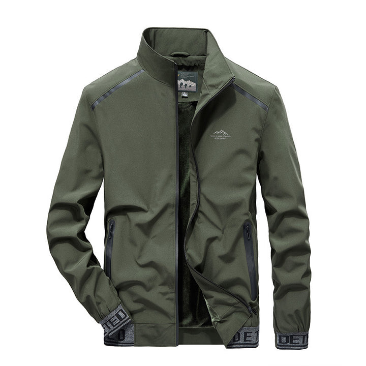 Herren Performance-Softshelljacke mit wärmender Fleecefutter, wind- und wasserabweisender Membran und reflektierenden Akzenten Drune