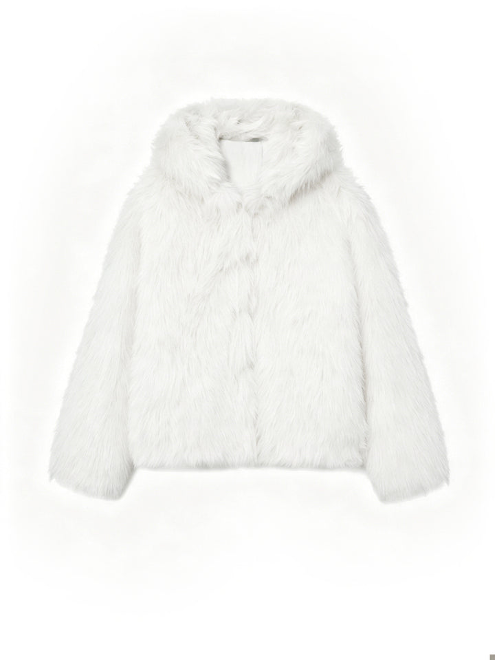 Damen Kurzblouson aus langfaserigem Shaggy‑Faux‑Fur mit hohem Schalkragen und klarer Boxy‑Silhouette Drune