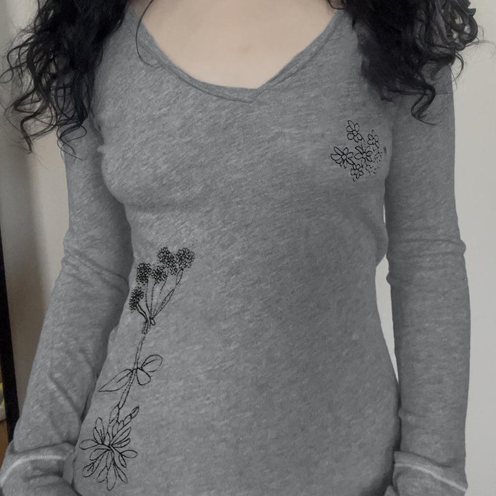 Damen Langärmeliges V-Ausschnitt-Shirt mit feiner Blumenstickerei Drune