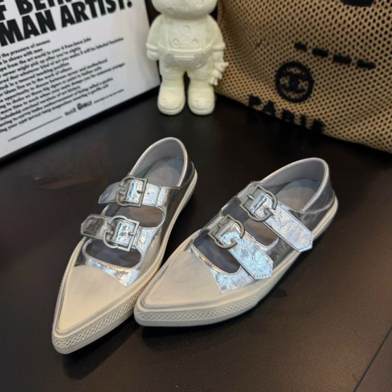 Damen Spitz zulaufende Mule‑Sneaker mit doppelten Schnallenriemen und flacher Plateausohle Drune