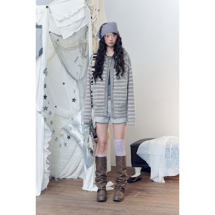Damen Gestreifte Strickjacke mit Kapuze, durchgehender Knopfleiste und aufgesetzten Taschen Drune