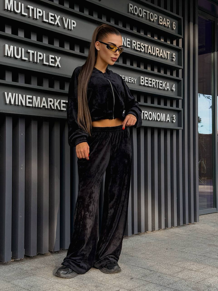 Damen sportliches Set mit cropped Jacke und weiten Hosen Drune