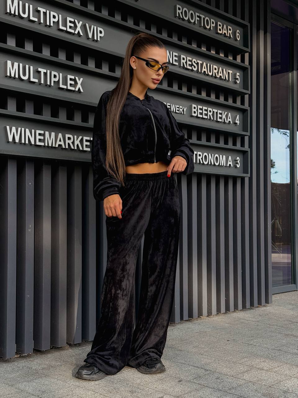 Damen lässiger Sportanzug mit cropped Jacke und weiten Hosen Drune