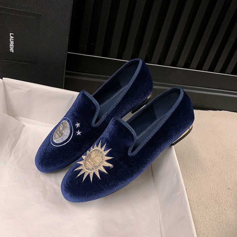 Damen Samt-Slipper mit Sonnenstickerei und goldener Absatzkappe Drune