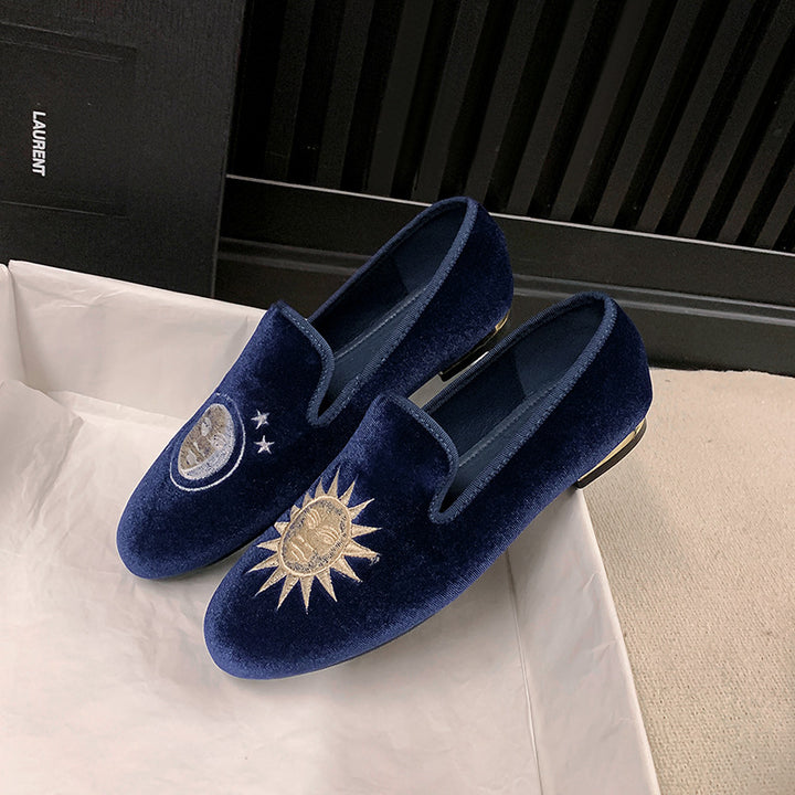 Damen Samt-Slipper mit Sonnenstickerei und goldener Absatzkappe Drune