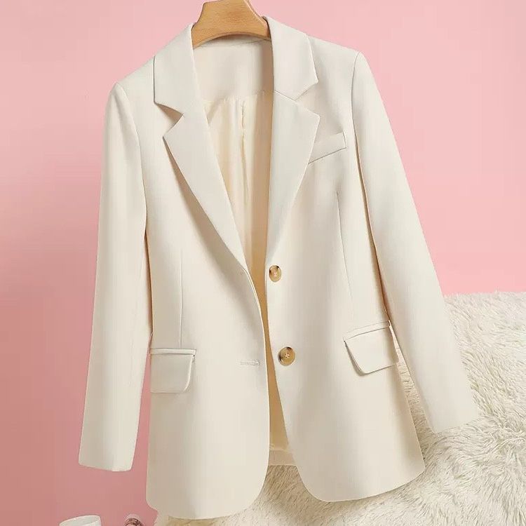 Damen eleganter Blazer mit zeitlosem Schnitt und goldenen Knopfdetails Drune