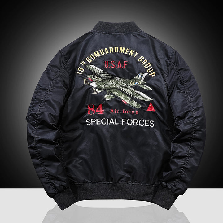 Herren Bomberblouson im Military-Patchstil mit Ärmel-Utilitytasche und geripptem Kragen Drune