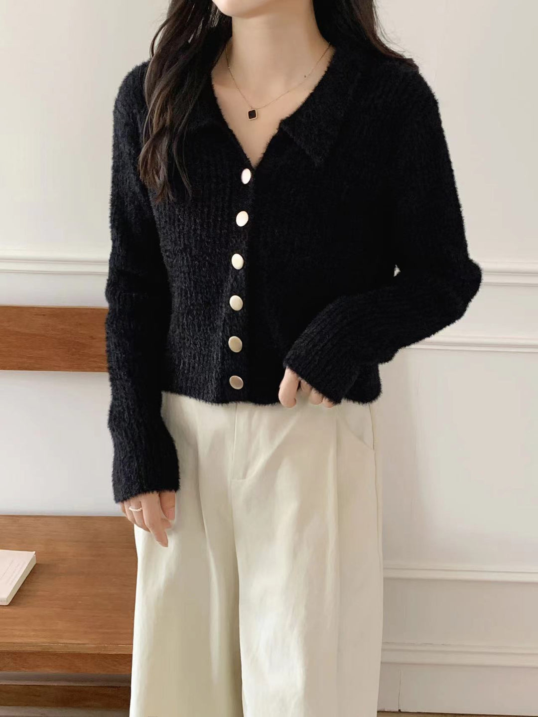 Damen Modische Kurzstrickjacke mit Knopfdetails und V-Ausschnitt Drune