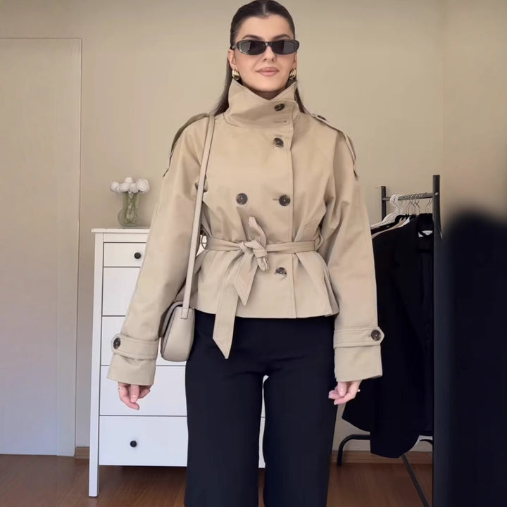 Damen 400+ kurzer taillierter Trenchblouson mit Stehkragen, doppelreihiger Knopfleiste und Bindegürtel Drune