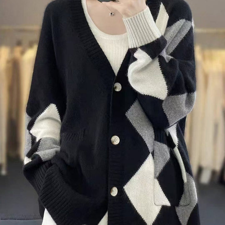 Damen Grobstrickjacke mit modernem Karomuster und praktischen Taschen Drune