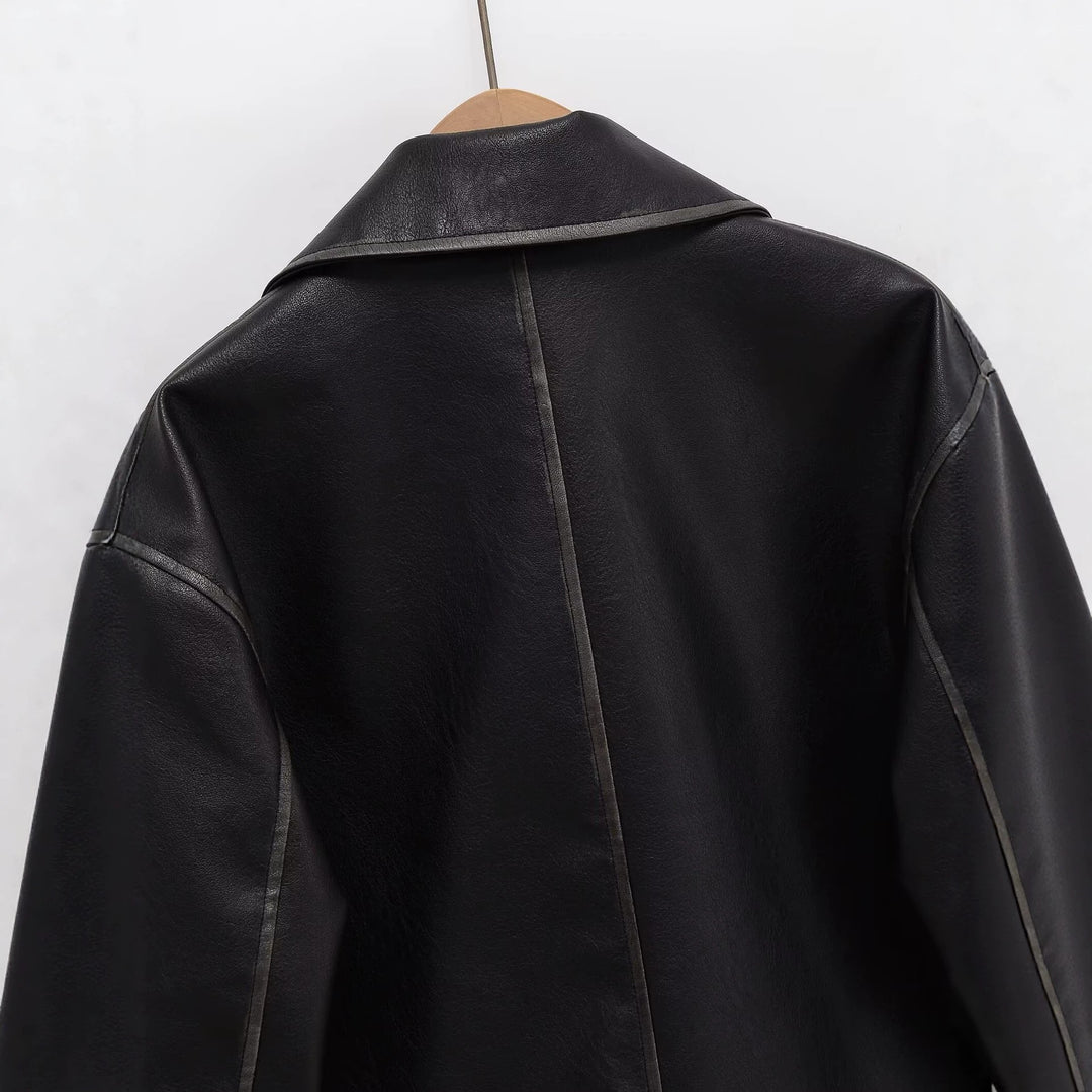 Damen Kurz geschnittene Kunstlederjacke mit großen Pattentaschen und Reißverschluss Drune