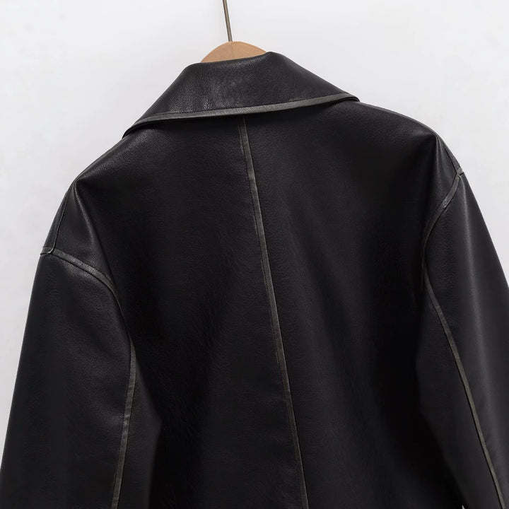 Damen Kurz geschnittene Kunstlederjacke mit großen Pattentaschen und Reißverschluss Drune