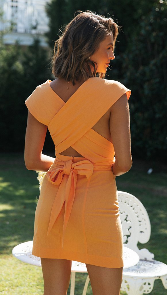 Damen figurbetontes Minikleid mit Kreuzträgern und Schleife Drune