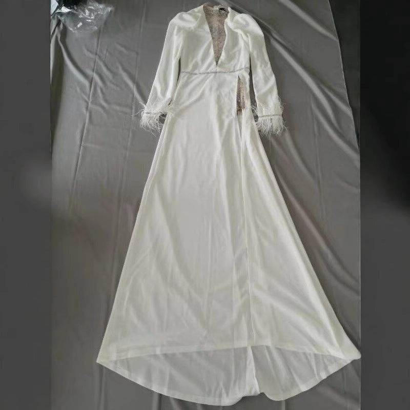 Damen Abendkleid mit tiefem V-Ausschnitt und glitzerndem Oberteil Drune