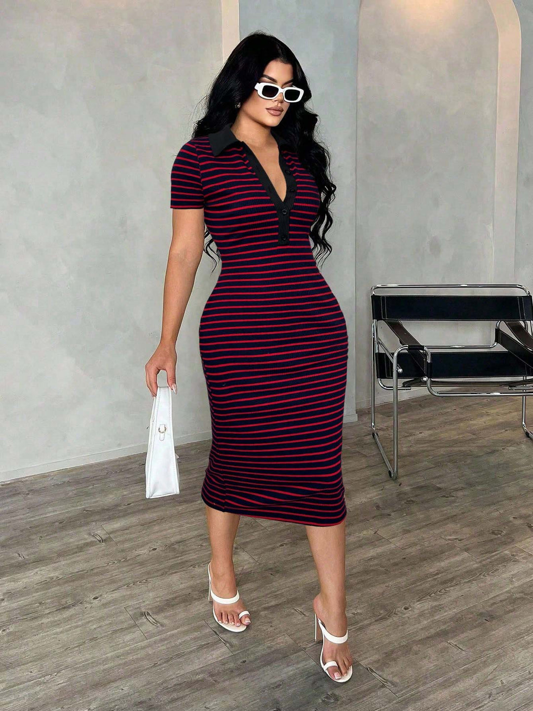 Damen Figurbetontes Polokleid im Streifen‑Look aus Rippstrick mit kurzem Ärmel Drune