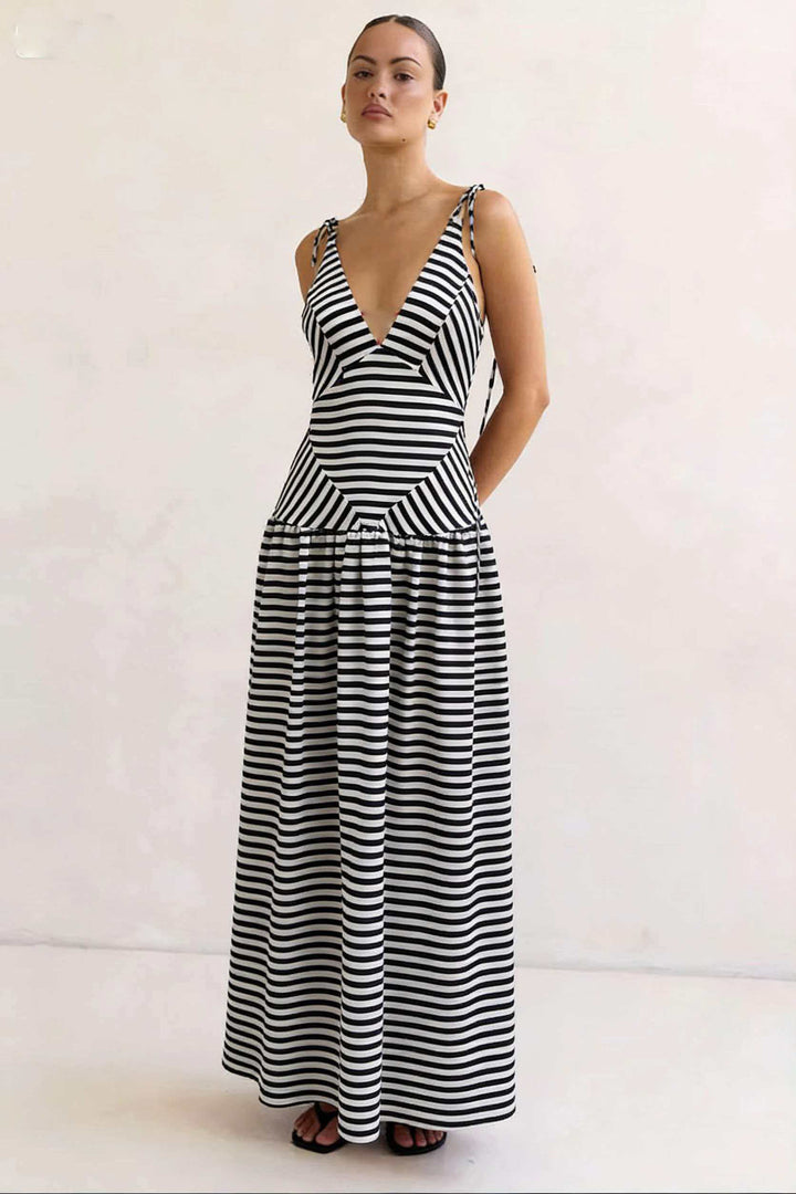 Damen Maxikleid mit tiefem V-Ausschnitt und modernem Streifenmuster Drune