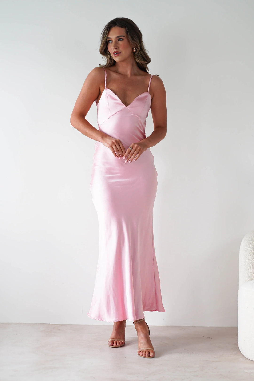 Damen Satin Maxikleid im eleganten Schnitt mit schmalen Spaghettiträgern Drune
