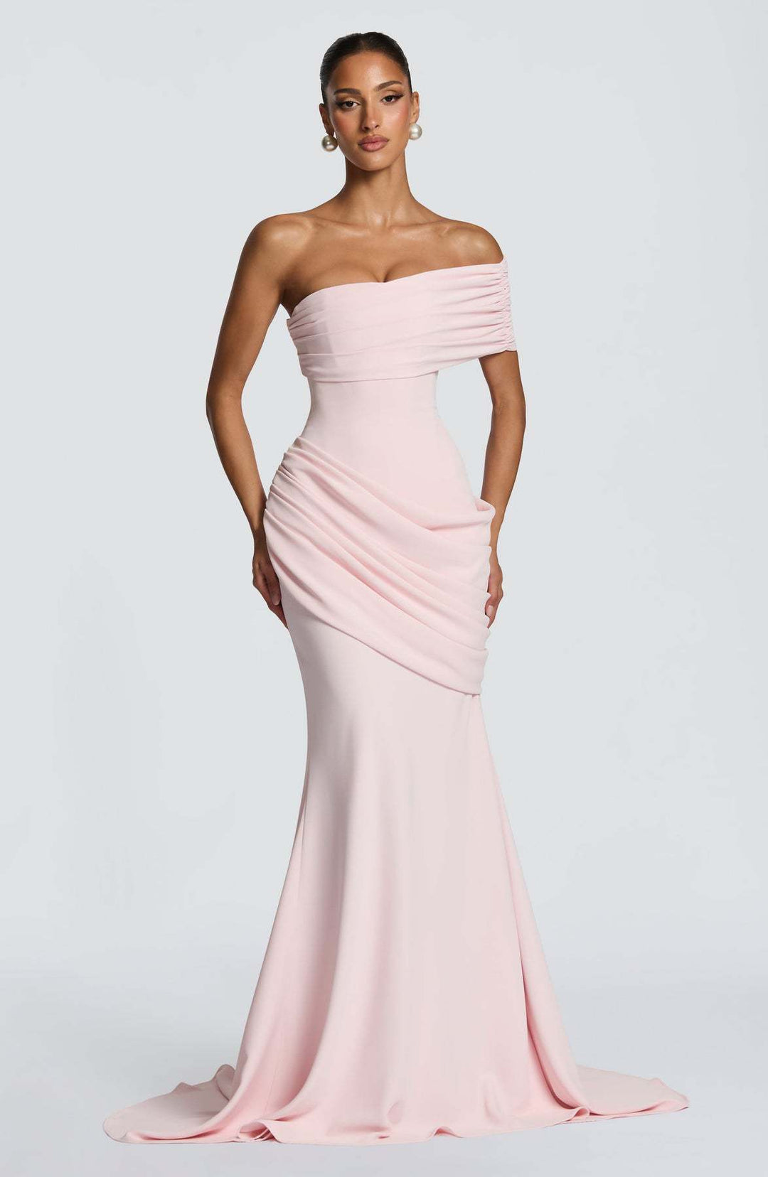 Damen Elegantes, schulterfreies Abendkleid mit raffinierten Drapierungen und fließendem Schnitt Drune