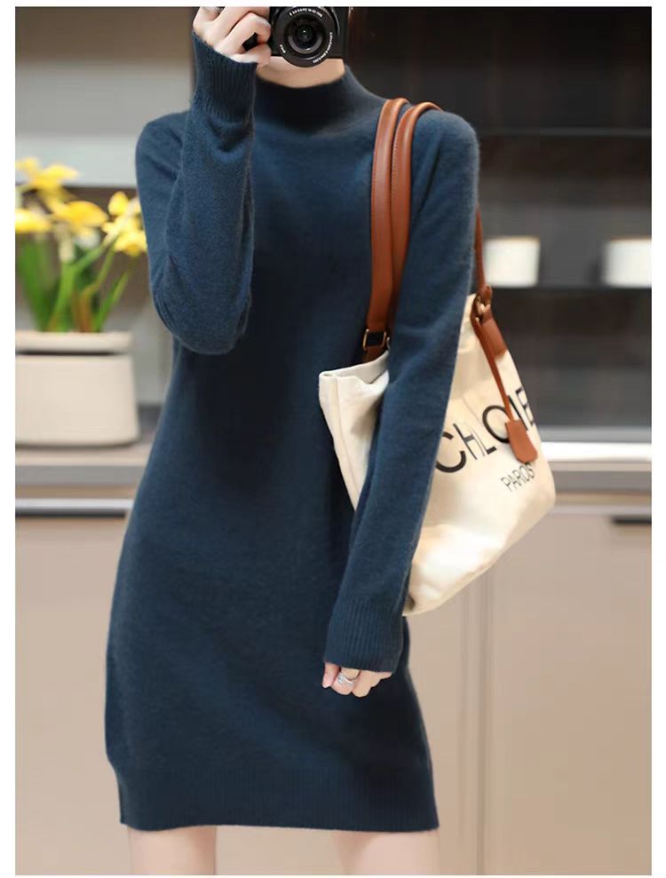 Damen Strickkleid mit hohem Kragen und weich fließendem Material Drune