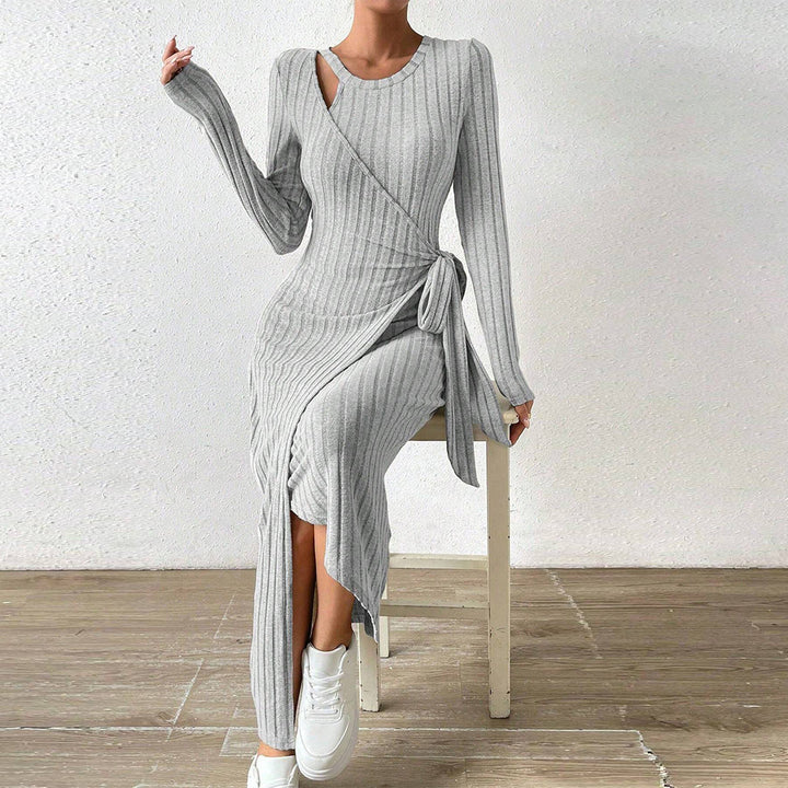 Damen geripptes Midikleid mit Wickeloptik, Taillenbindegürtel, One-Shoulder Cutout und seitlichem Beinschlitz Drune