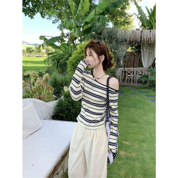 Damen trendiges Langarmshirt mit Off-Shoulder Design und maritimem Streifenmuster Drune