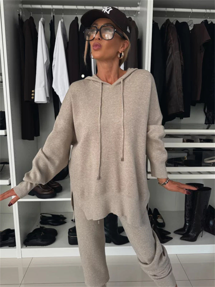 Damen Lounge-Set aus weichem Feinstrick mit übergroßem Kapuzenpullover und schmal zulaufender Bündchenhose Drune
