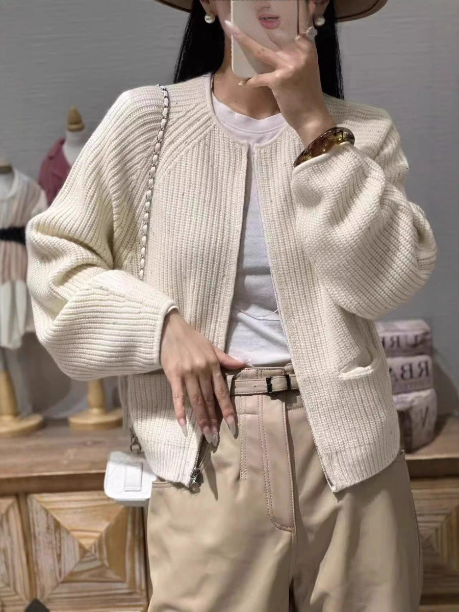 Damen Kurzgeschnittene kastige Strickjacke mit geripptem Feinstrick Ballonärmeln und aufgesetzten Eingrifftaschen Drune