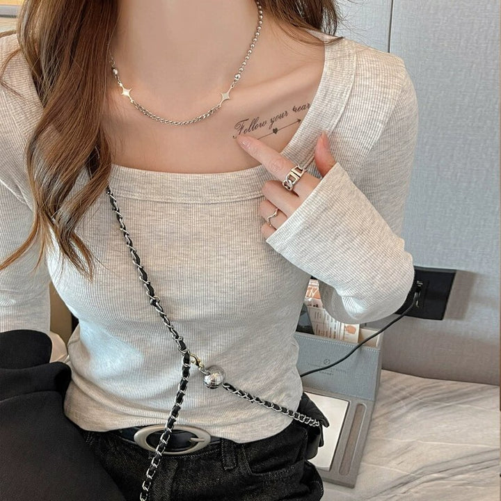 Damen Langarmshirt mit modernem Quadrat-Ausschnitt und feinem Rippstrick
