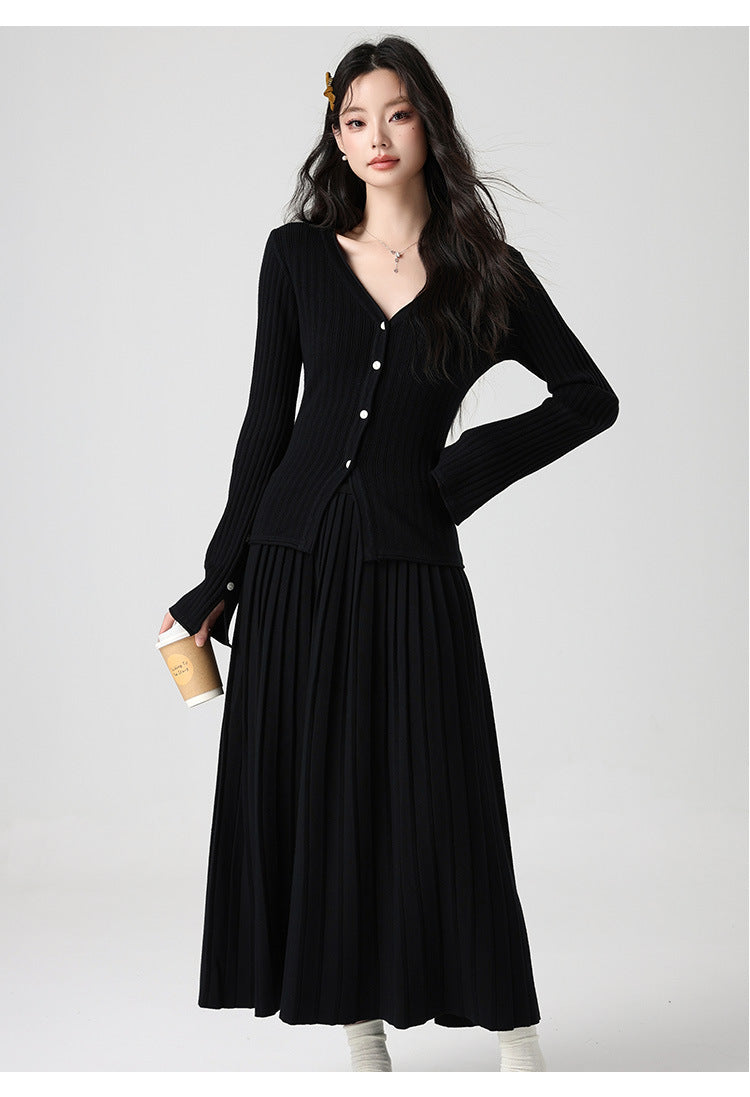 Damen Feines Strick-Set mit V-Ausschnitt Cardigan und plissiertem Maxirock Drune