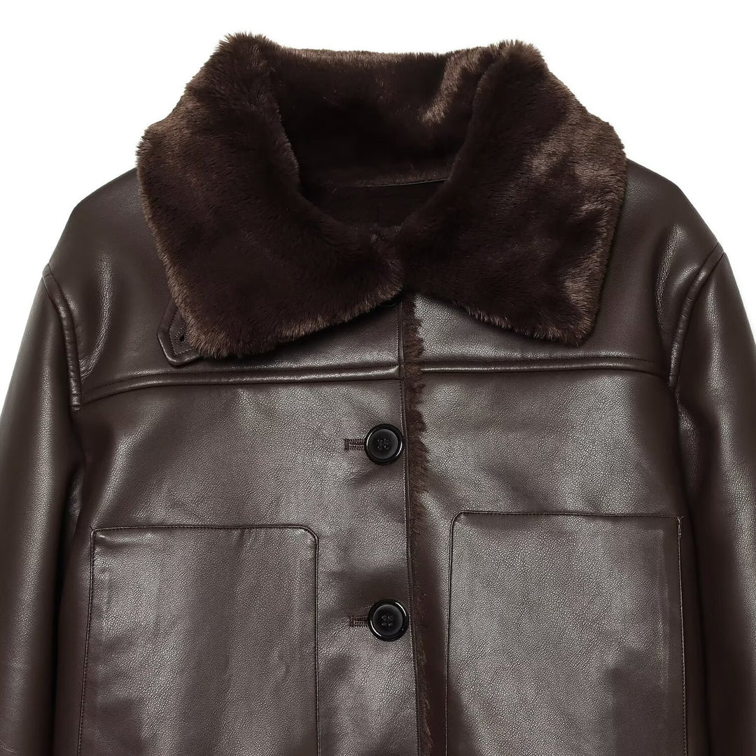Damen Kurze wattierte Kunstlederjacke mit Teddy-Futter, Fellkragen und aufgesetzten Pattentaschen Drune
