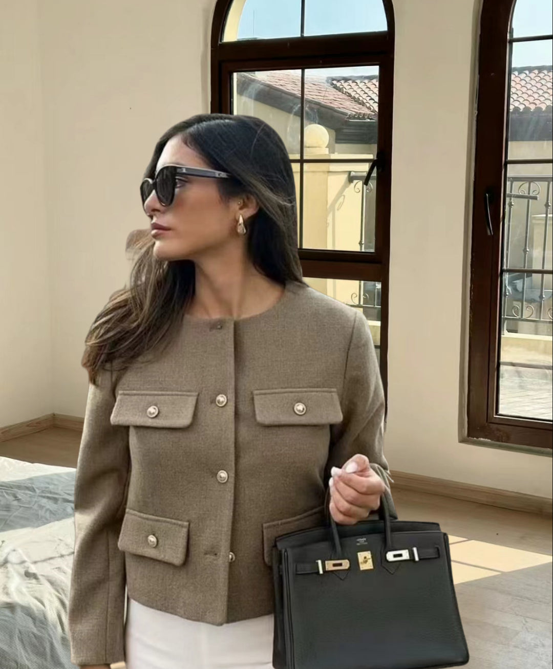 Damen kurzärmlige Utility-Jacke mit aufgesetzten Taschen und dekorativen Knöpfen Drune