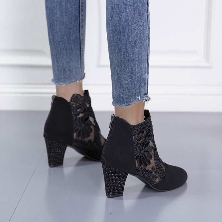 Damen Ankle-Boots mit floraler Spitze und samtiger Wildlederoptik mittelhoher Blockabsatz Drune
