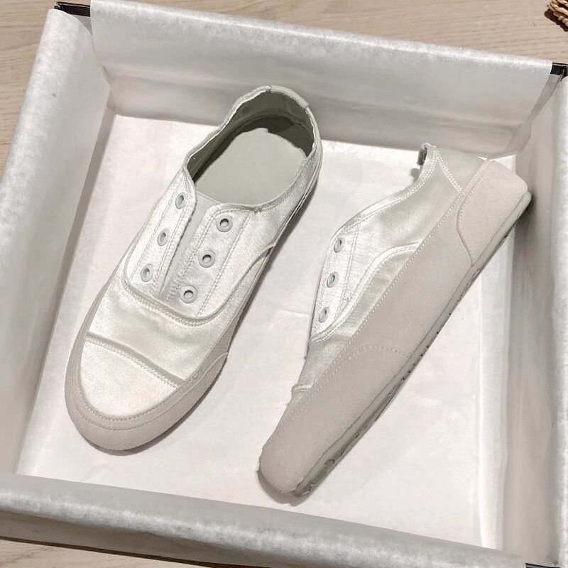 Damen Satin‑Slip‑On Sneaker mit gummierter Zehenkappe und elastischem Einstieg Drune