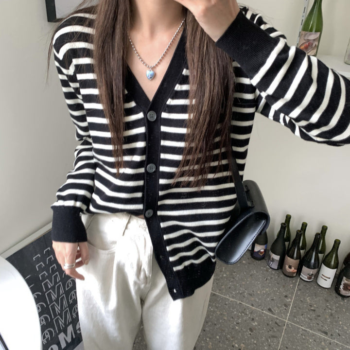 Damen Strickjacke mit modischem Streifenmuster und klassischem V-Ausschnitt Drune