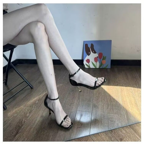 Damen Riemchen‑Sandalette mit quadratischer Zehenpartie und filigratem Metallstiletto Drune