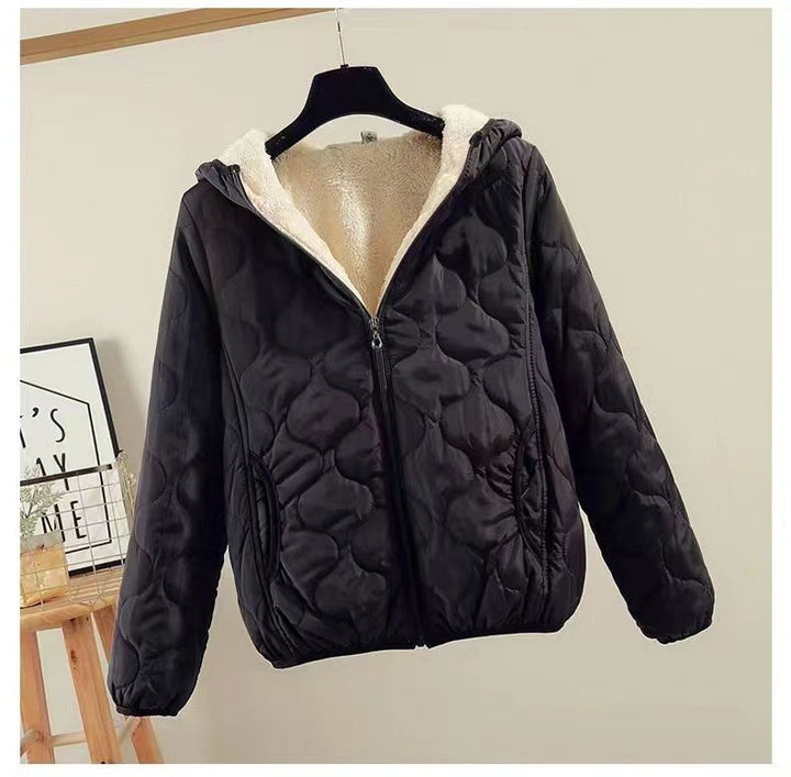 Damen nan gesteppte Kapuzenjacke mit Teddyfutter, wattierter Silhouette und dekorativem Herzquilting Drune
