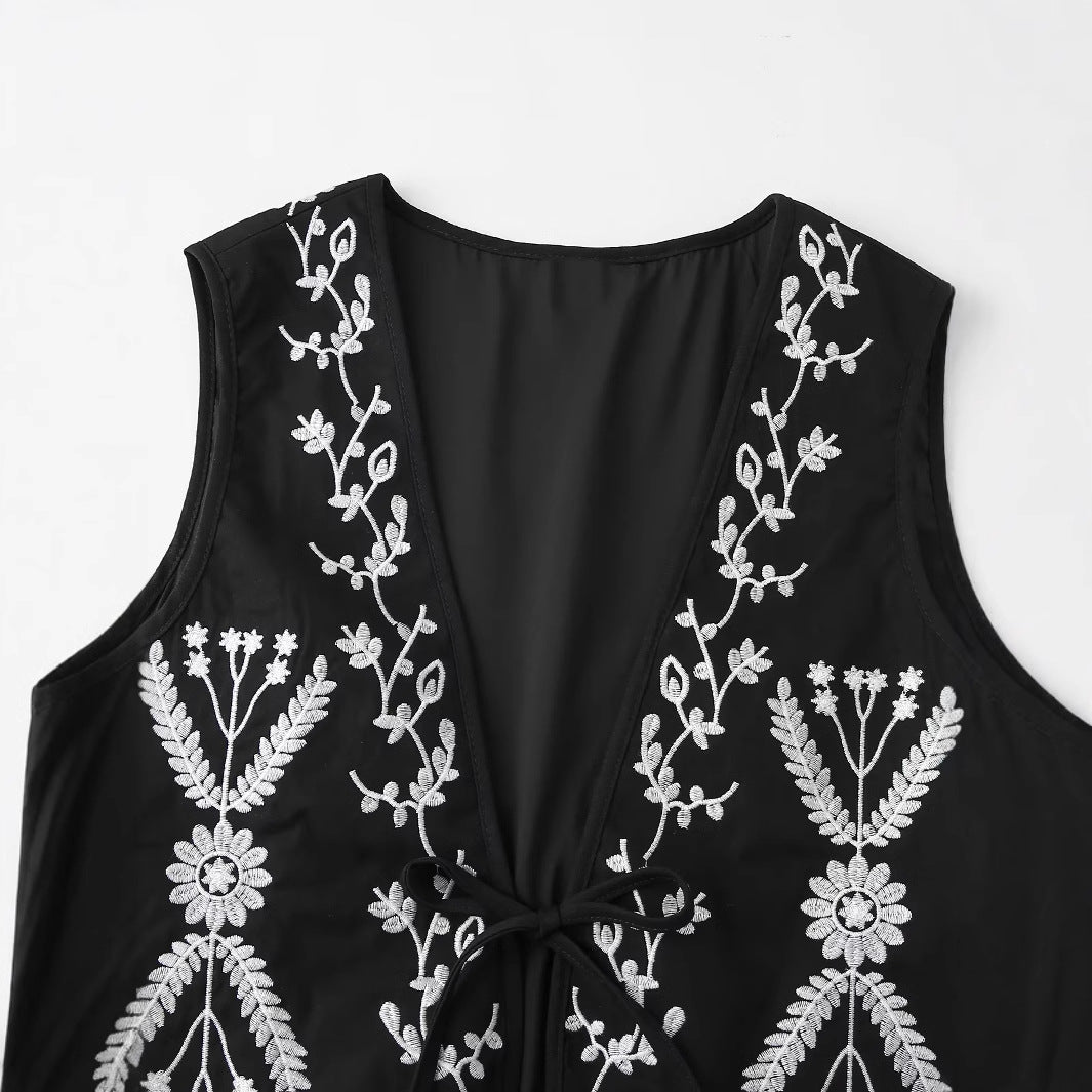 Damen nan bestickte Kurzweste im Boho-Stil mit tiefem V‑Ausschnitt, floraler Zierstickerei und Bindeband Drune