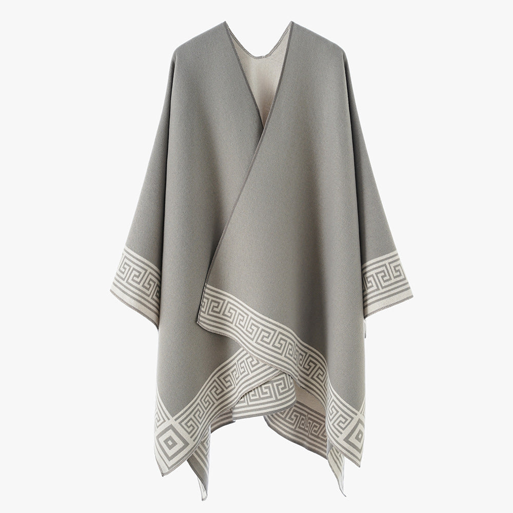 Damen Oversize-Capeponcho im Wickelstil mit Mäanderbordüre und kastiger Silhouette Drune