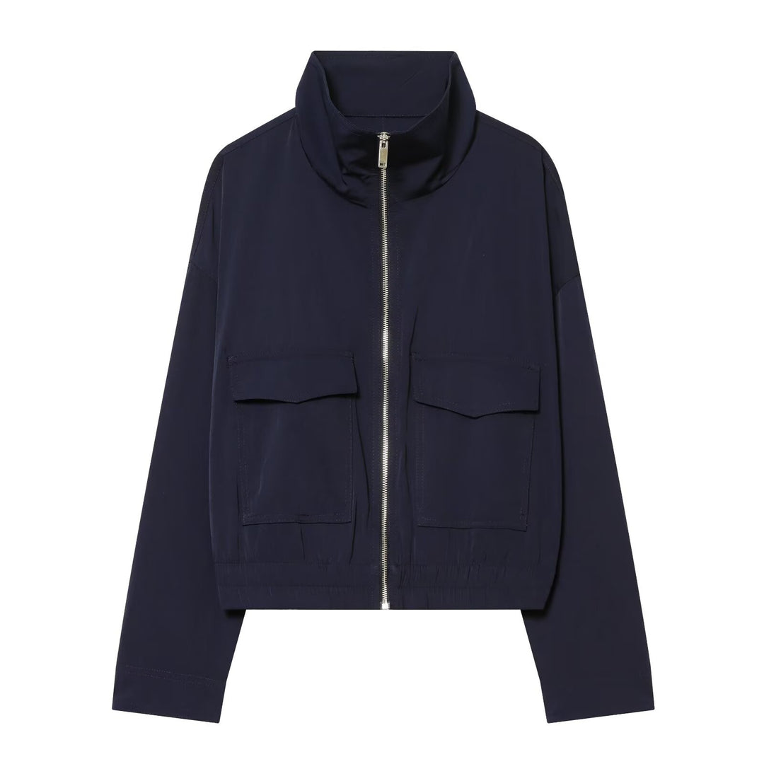 Damen Cropped Bomberjacke mit Stehkragen, durchgehendem Reißverschluss und aufgesetzten Pattentaschen Drune