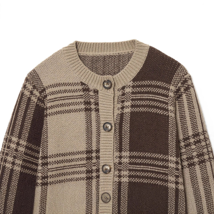 Damen nan kastige Karostruktur-Strickjacke mit Hornknopf‑Front und tailliertem Rippbund Drune