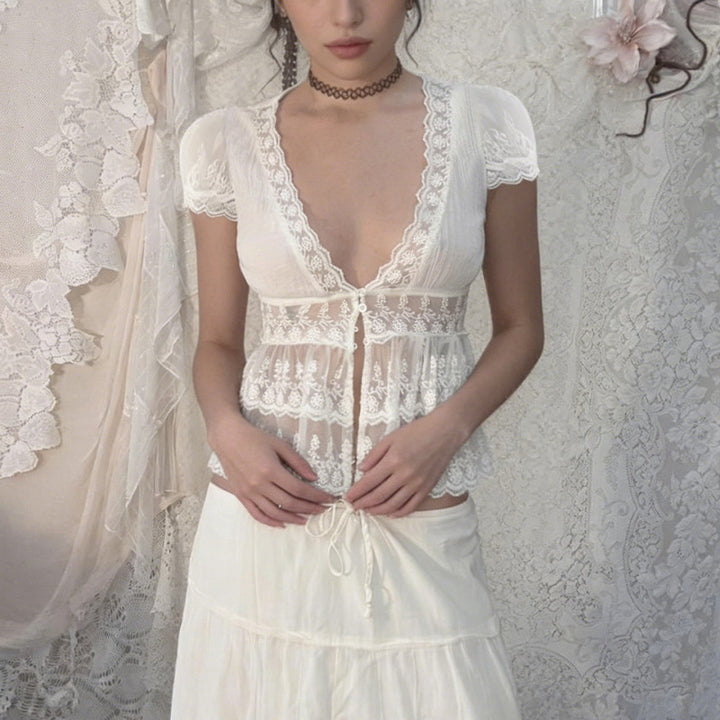 Damen Spitzenbluse mit Rüschendetails und tiefem V-Ausschnitt Drune