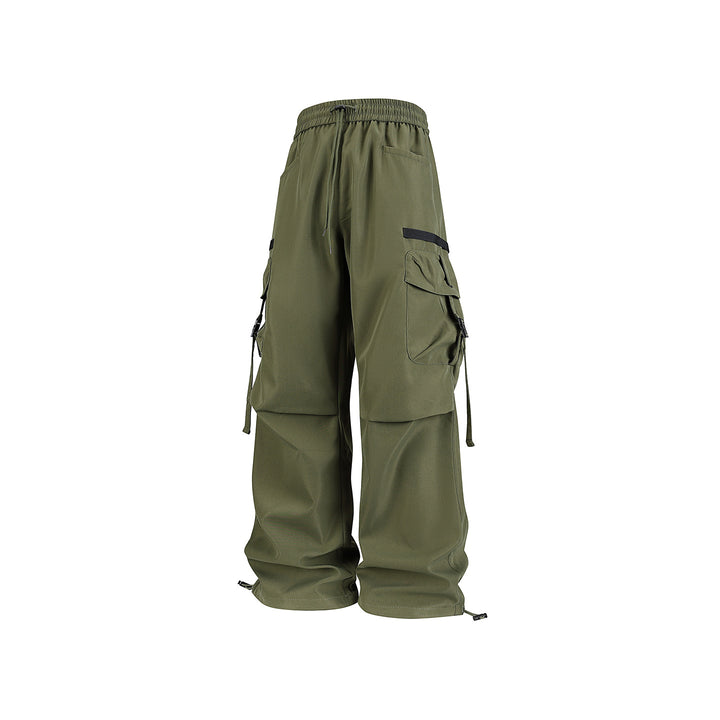 Herren Weite Cargo-Hose mit Multifachtaschen, verstellbarem Tunnelzugbund und modularen Gurt‑Details Drune