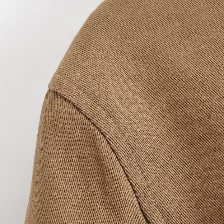 Damen Kurze Bikerjacke aus Wildlederimitat mit Nietenbesatz und Stehkragen Drune