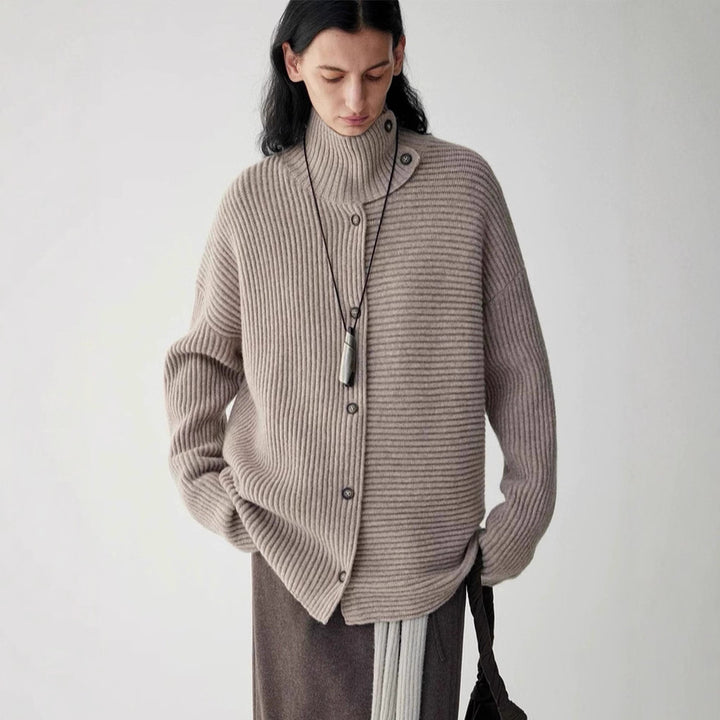 Damen Grobstrickcardigan mit hohem Kragen und Knopfleiste Drune